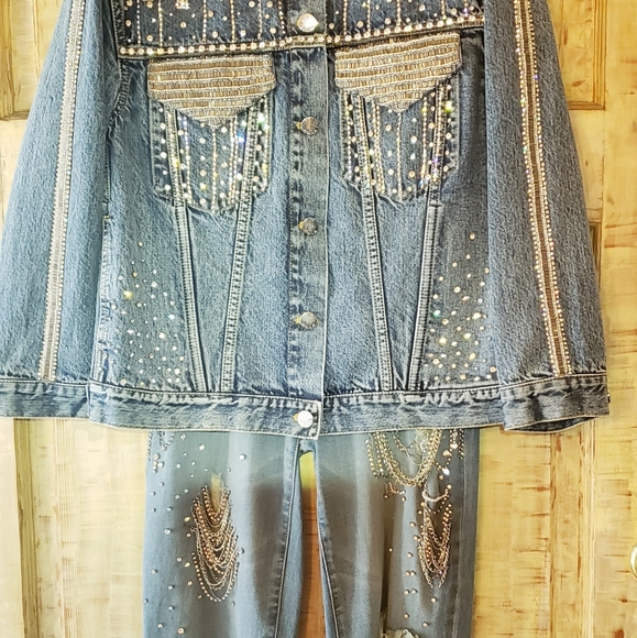 Alice & Olivia Denim Jacket - Picture 4 of 8